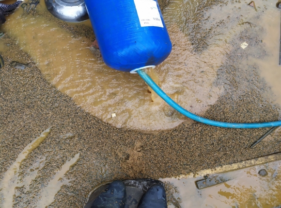 Tự sục rửa vật liệu lọc định đình