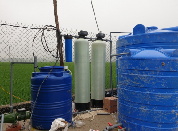 Bộ lọc nước giếng đầu nguồn 2 cột lọc composite