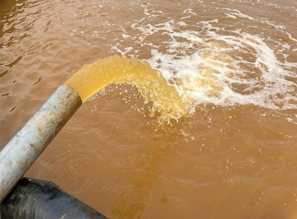 Nước phèn do tác động của con người